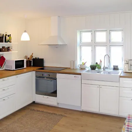 Stroneneset By Interhome Hagavik