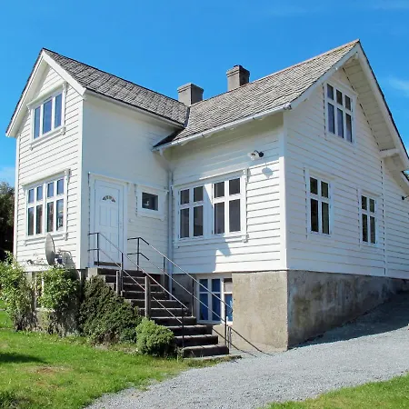 Stroneneset By Interhome Feriehus Hagavik