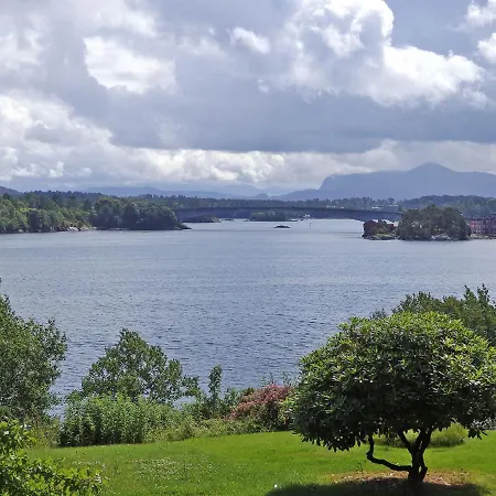 Semesterbostad Stroneneset By Interhome