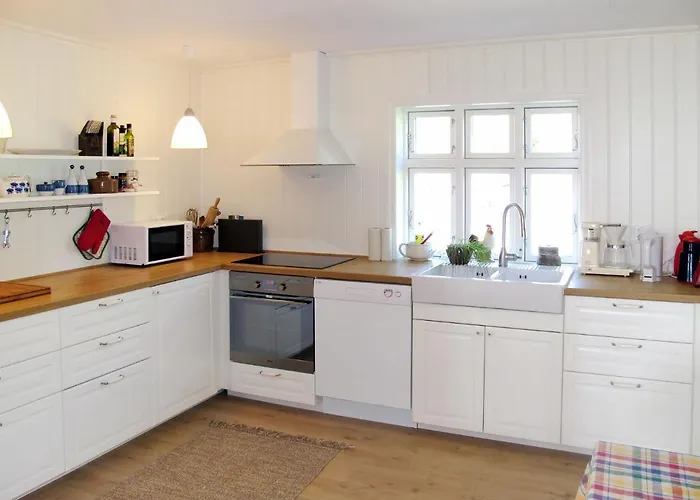 Stroneneset By Interhome Hagavik